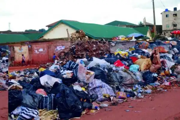 Federal Government Warns Nigerians Against Dumping Refuse In Drainages [must read]